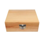 Wykrojnik w Drewnianym Pudełku